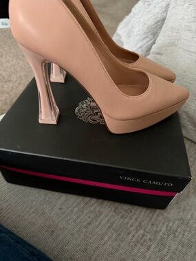 Vince Camuto Beige Slaytia Platform Pumps Women Size 8.5